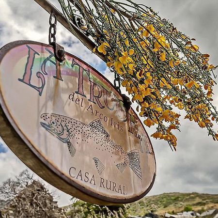 El Acebo de San Miguel La Trucha Del Arco Iris Bed & Breakfast エクステリア 写真