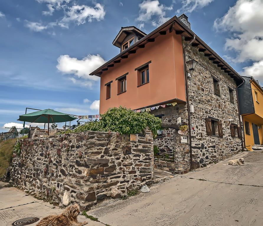 El Acebo de San Miguel La Trucha Del Arco Iris Bed & Breakfast エクステリア 写真